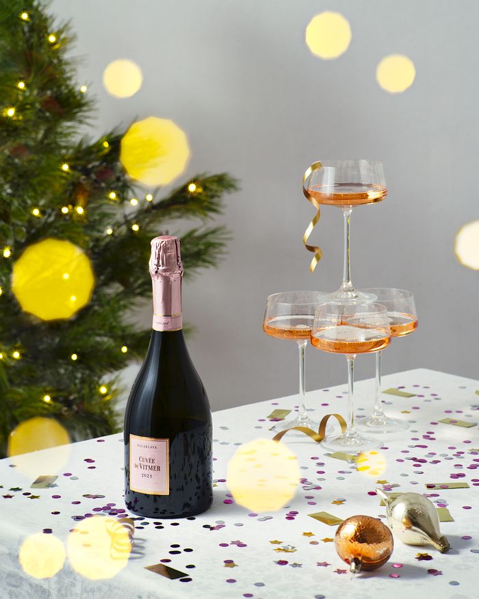 Cuvee de Vitmer Brut Rosé 2022 года урожая признано лучшим розовым игристым вином в Рейтинге лучших российских игристых вин по версии Simple Wine News 2025/2026 - новости «Золотая Балка» Cuvee de Vitmer Brut Rosé 2022 года урожая признано лучшим розовым игристым вином в Рейтинге лучших российских игристых вин по версии Simple Wine News 2025/2026 - новости «Золотая Балка»